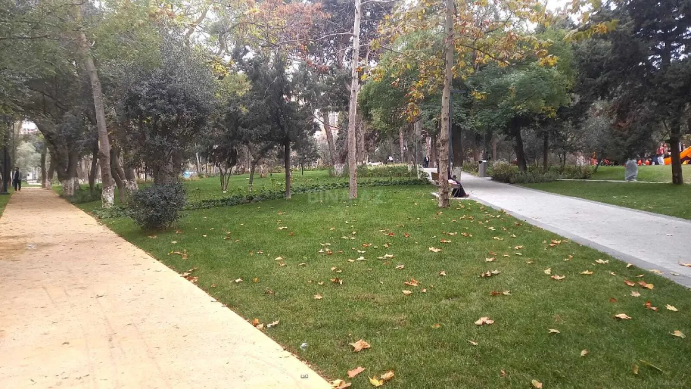 Satılır 3 otaqlı mənzil 145 m²