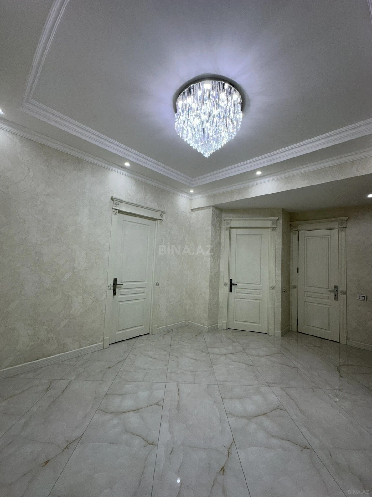 Kirayə verilir 3 otaqlı mənzil 150 m²