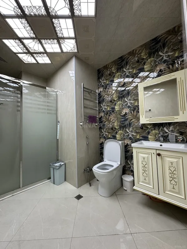 Kirayə verilir 3 otaqlı mənzil 150 m²