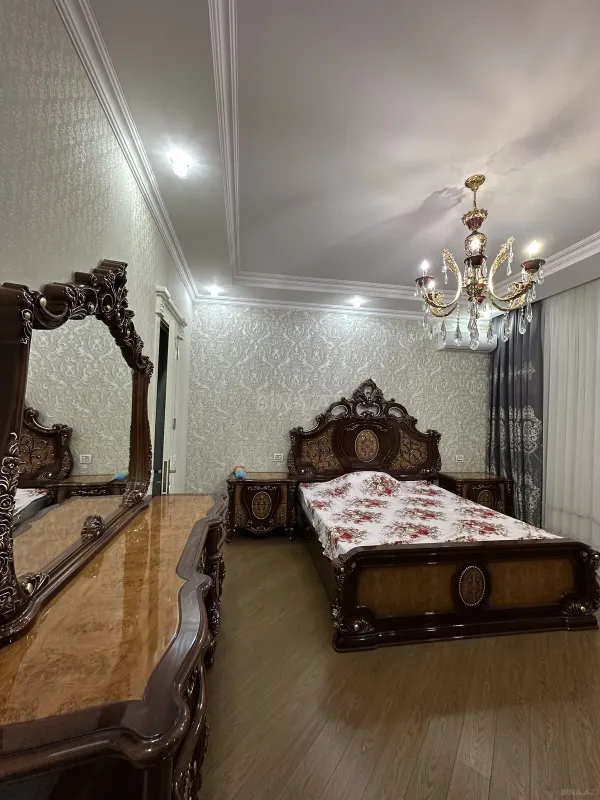 Kirayə verilir 3 otaqlı mənzil 150 m²