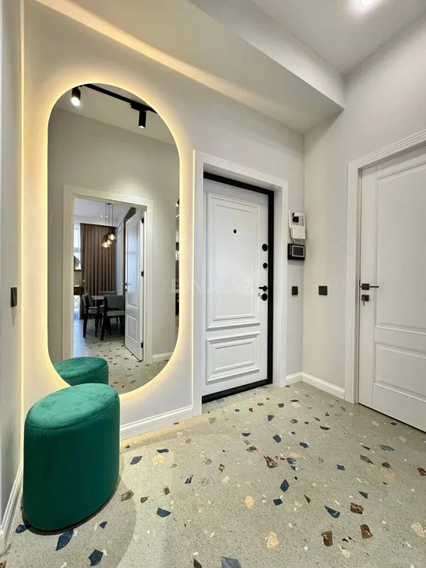 Satılır 2 otaqlı mənzil 68 m²