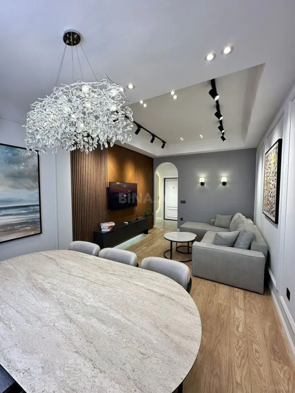 Satılır 2 otaqlı mənzil 68 m²