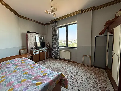 Satılır 3 otaqlı mənzil 165 m²