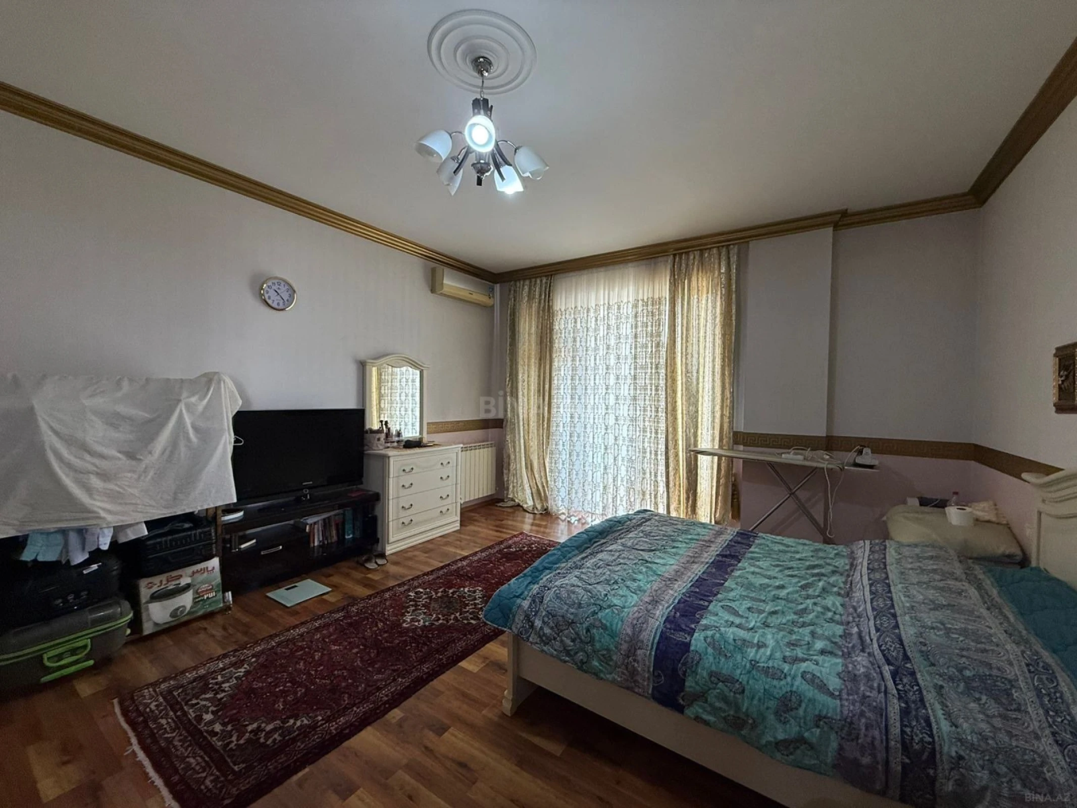 Satılır 3 otaqlı mənzil 165 m²
