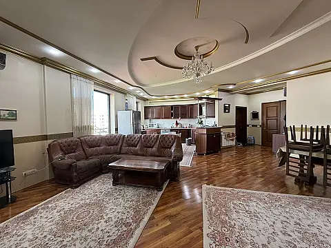 Satılır 3 otaqlı mənzil 165 m² — Bakı 3 otaq 165.00 m²