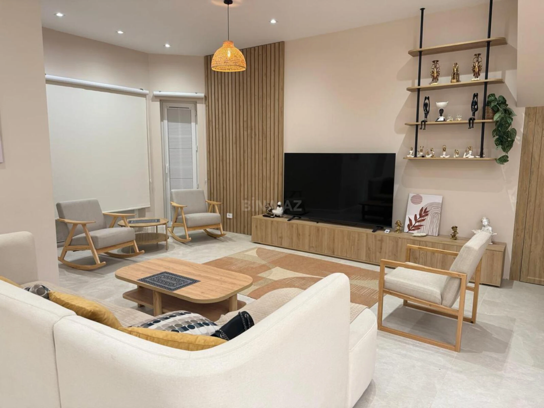Kirayə verilir 7 otaqlı həyət evi 365 m²