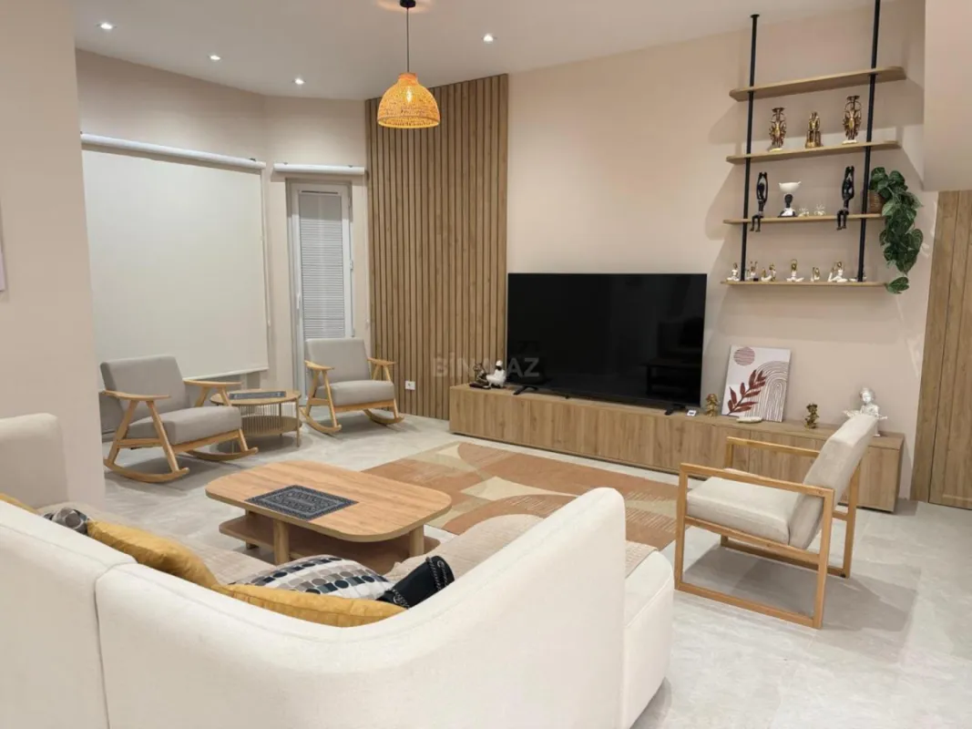 Kirayə verilir 7 otaqlı həyət evi 365 m²