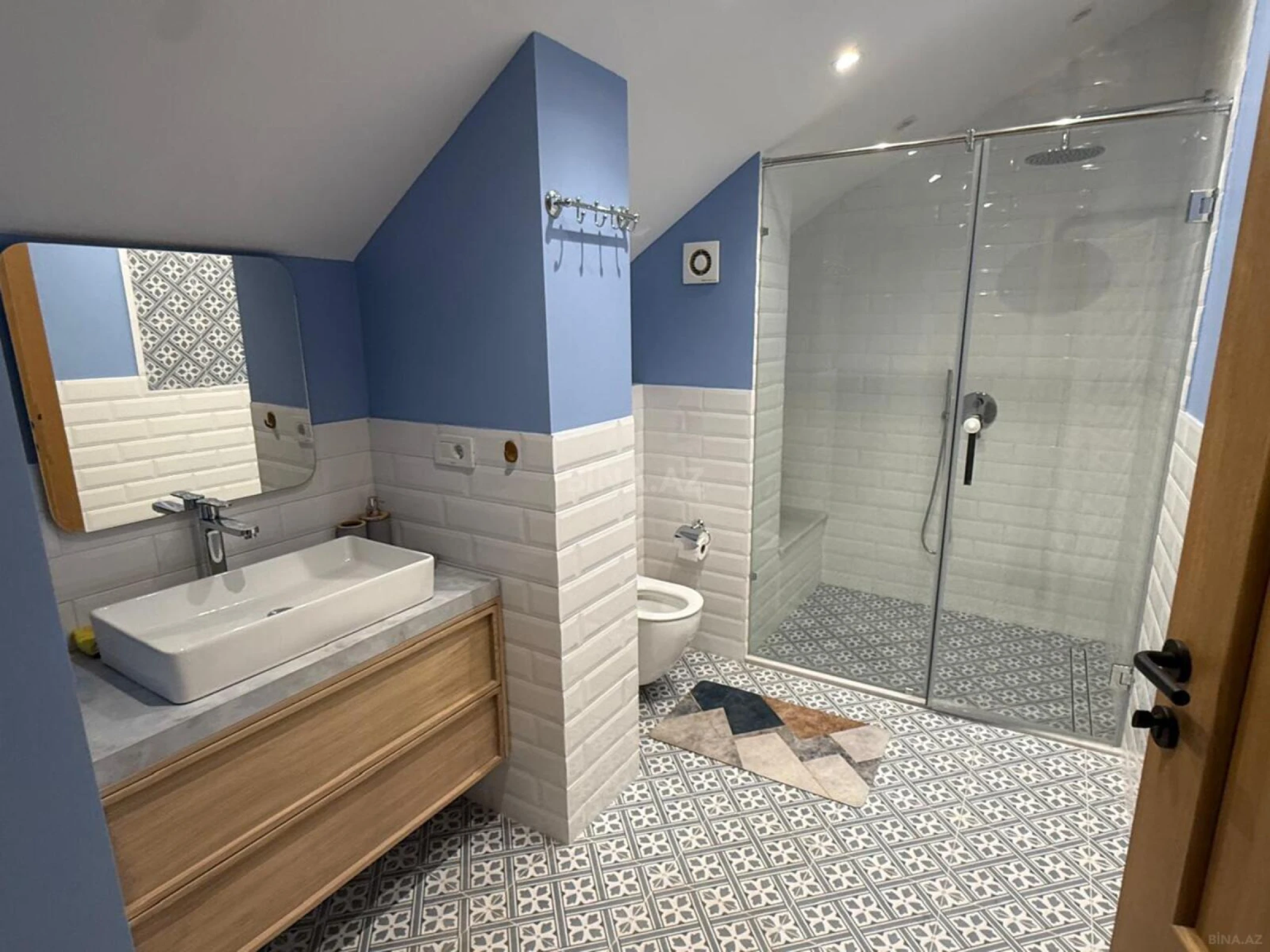 Kirayə verilir 7 otaqlı həyət evi 365 m²