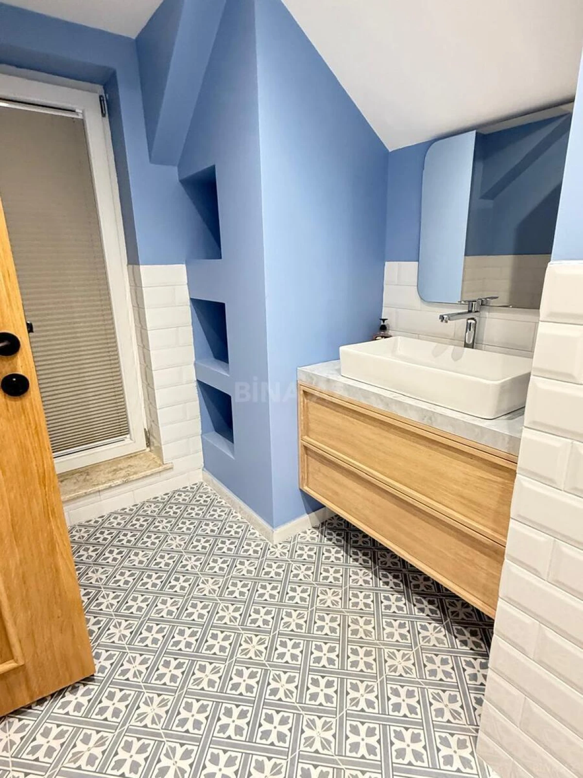 Kirayə verilir 7 otaqlı həyət evi 365 m²