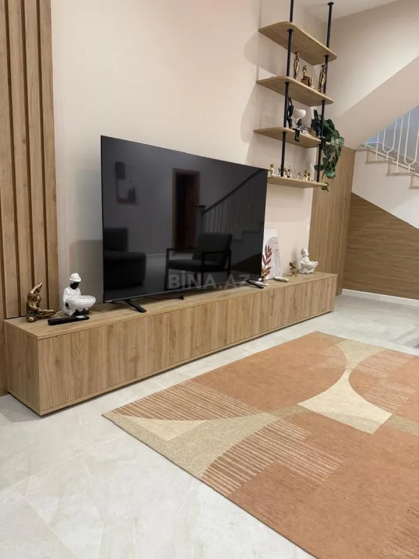 Kirayə verilir 7 otaqlı həyət evi 365 m²