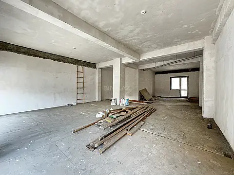 Kirayə verilir obyekt 180 m²