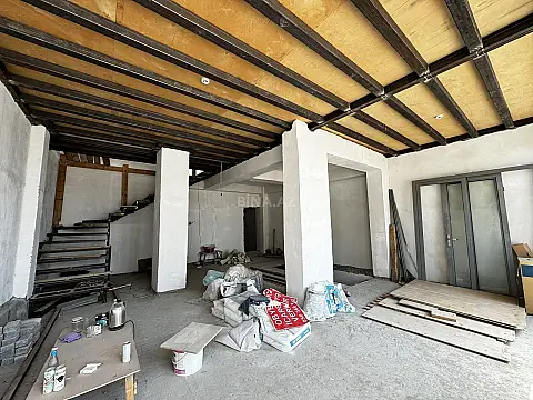 Kirayə verilir obyekt 180 m²