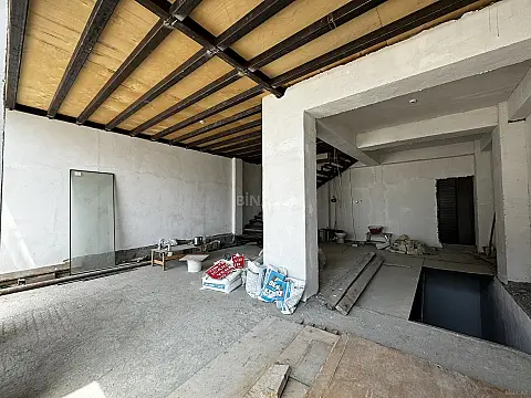 Kirayə verilir obyekt 180 m²