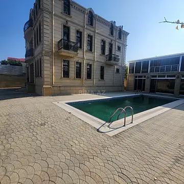 Satılır 10 otaqlı həyət evi 700 m²