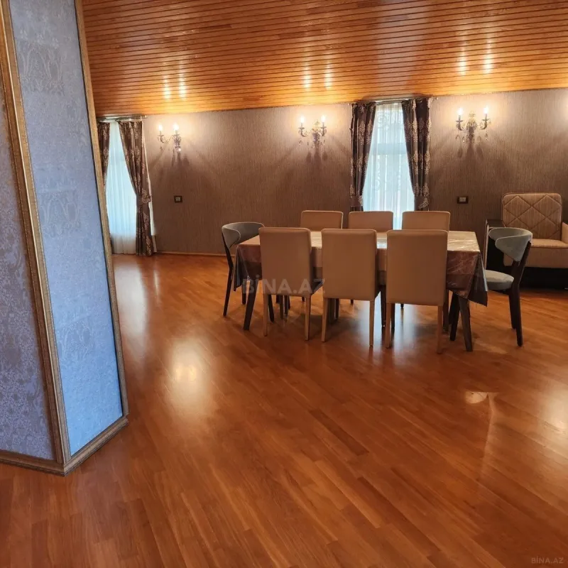 Satılır 10 otaqlı həyət evi 700 m²