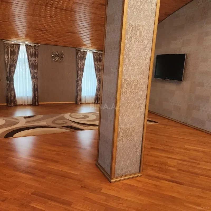 Satılır 10 otaqlı həyət evi 700 m²