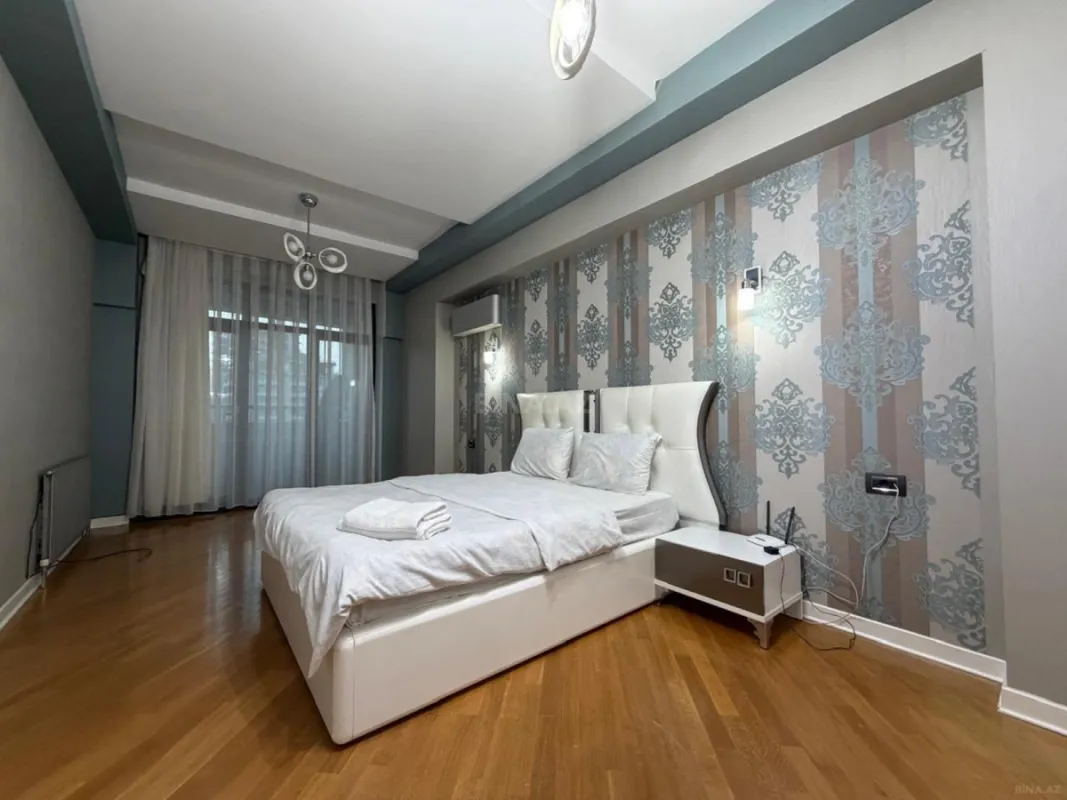 Kirayə verilir 5 otaqlı mənzil 200 m²