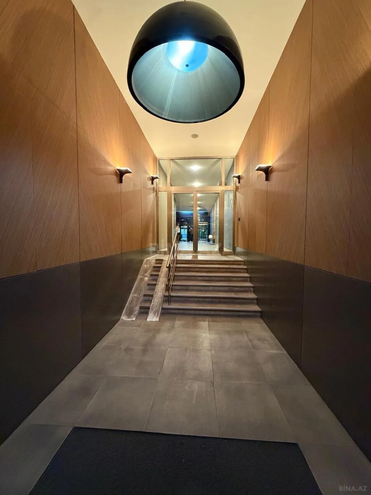 Kirayə verilir 5 otaqlı mənzil 200 m²