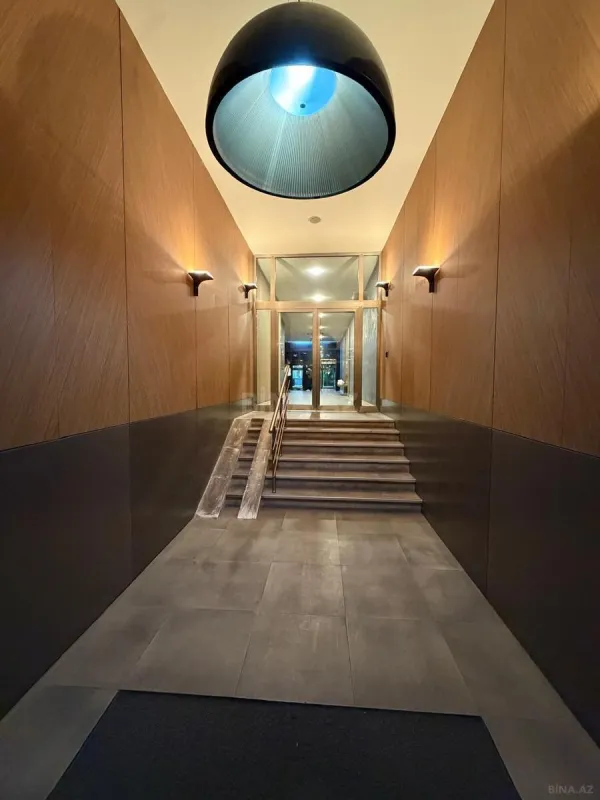 Kirayə verilir 5 otaqlı mənzil 200 m²