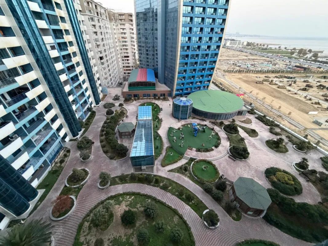 Kirayə verilir 5 otaqlı mənzil 200 m²