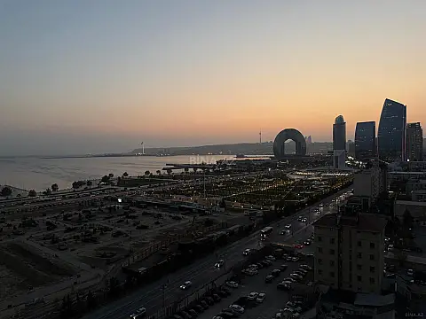 Kirayə verilir 5 otaqlı mənzil 200 m²