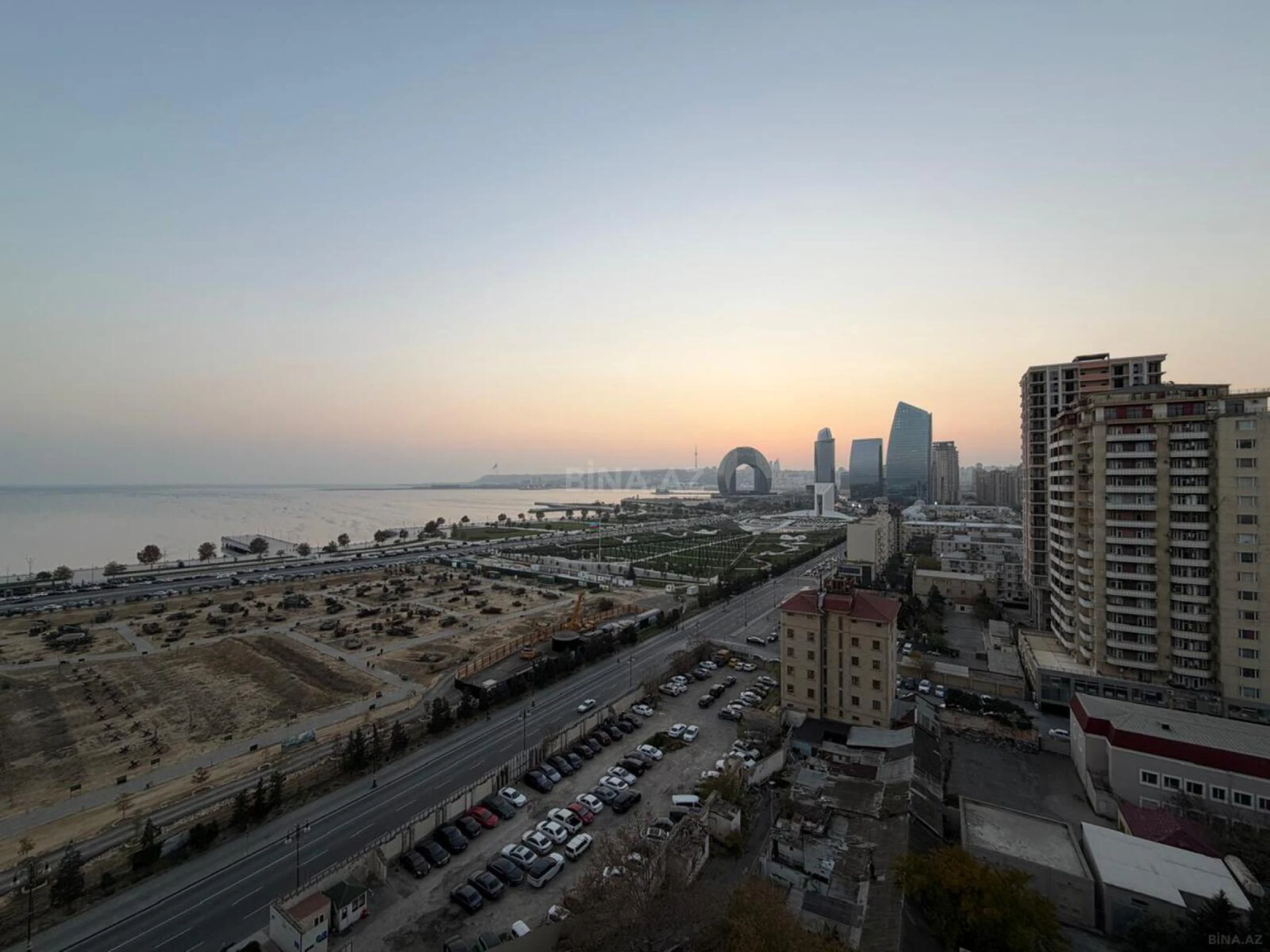 Kirayə verilir 5 otaqlı mənzil 200 m²