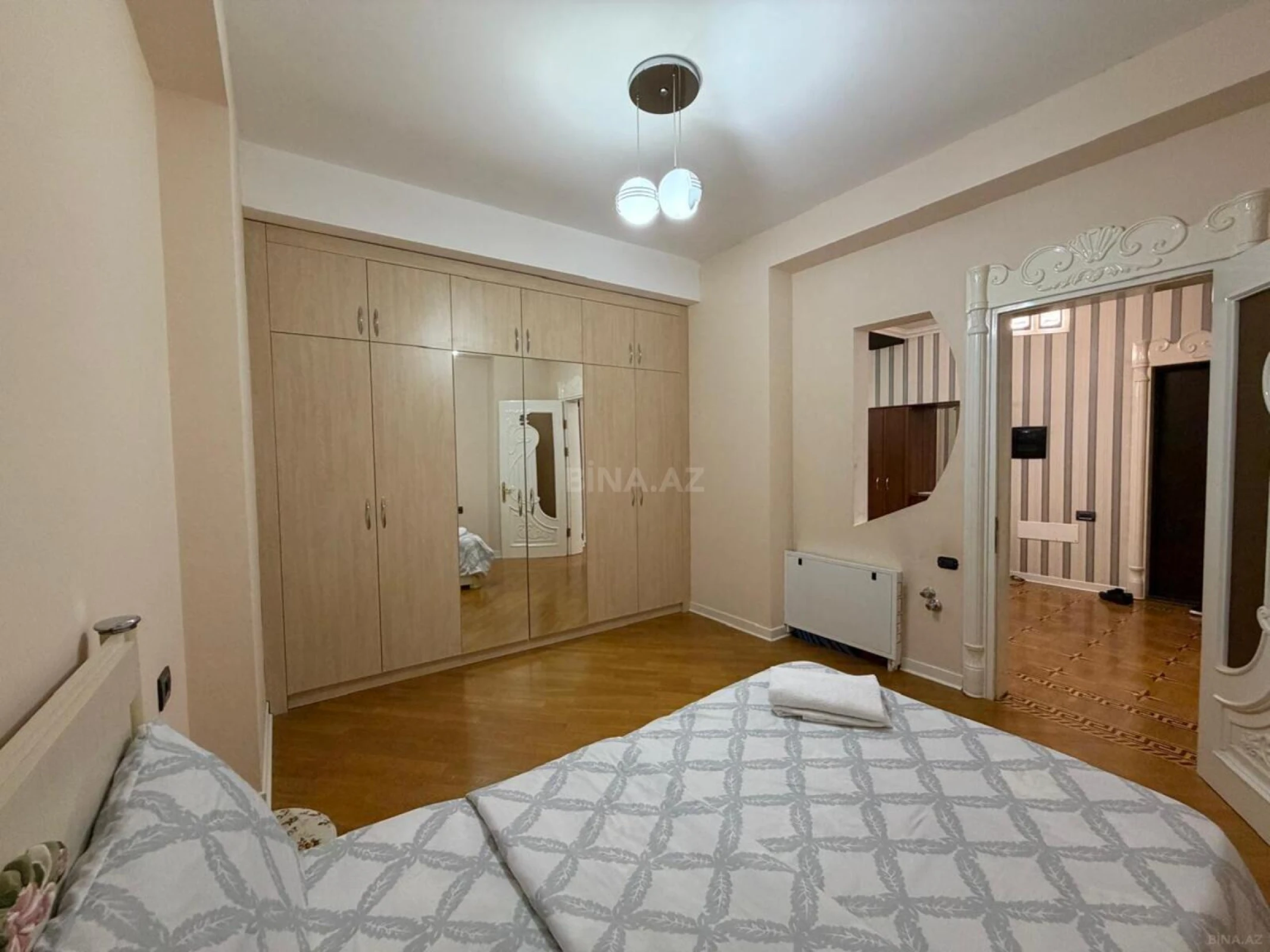Kirayə verilir 5 otaqlı mənzil 200 m²