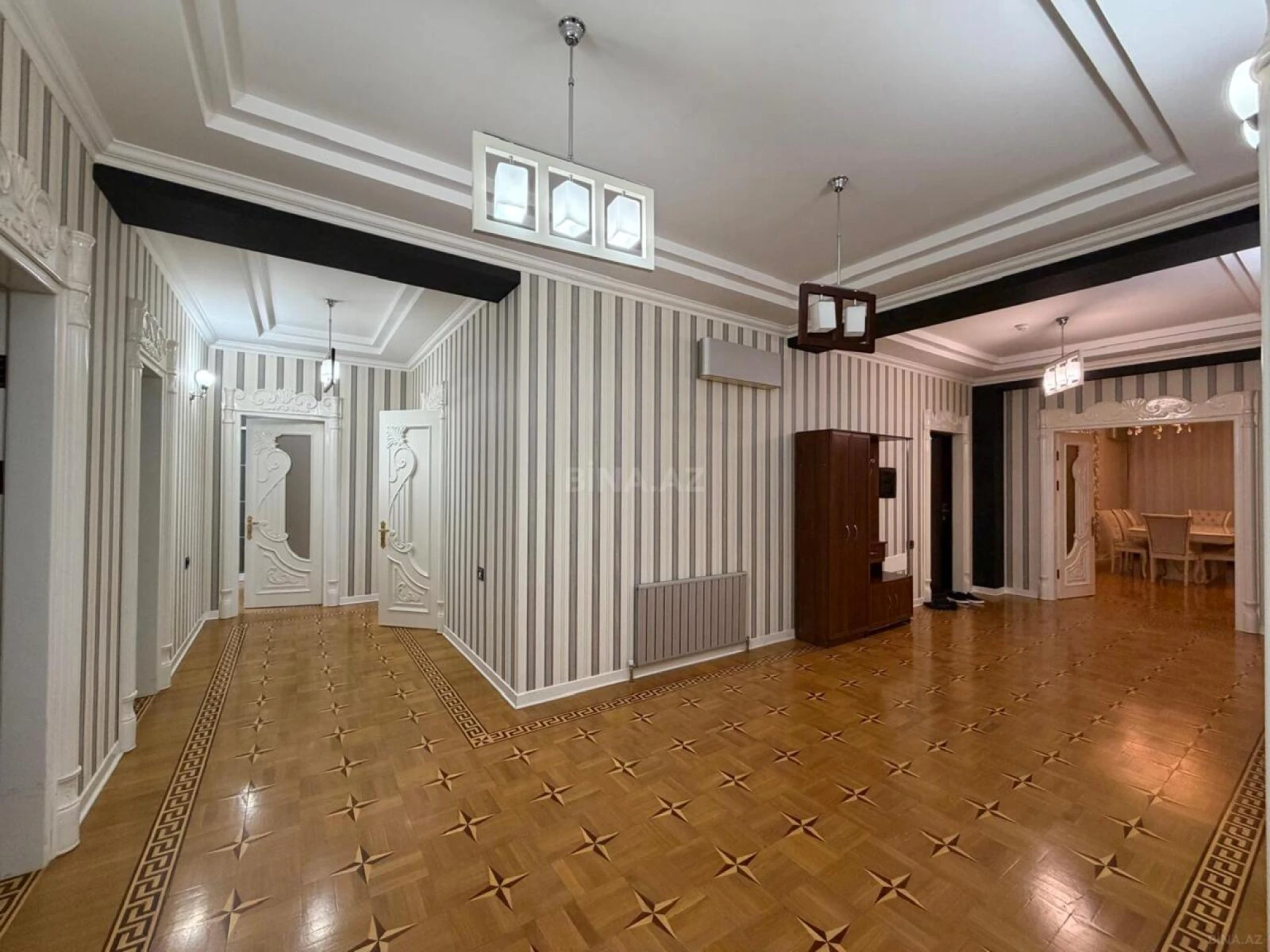 Kirayə verilir 5 otaqlı mənzil 200 m²