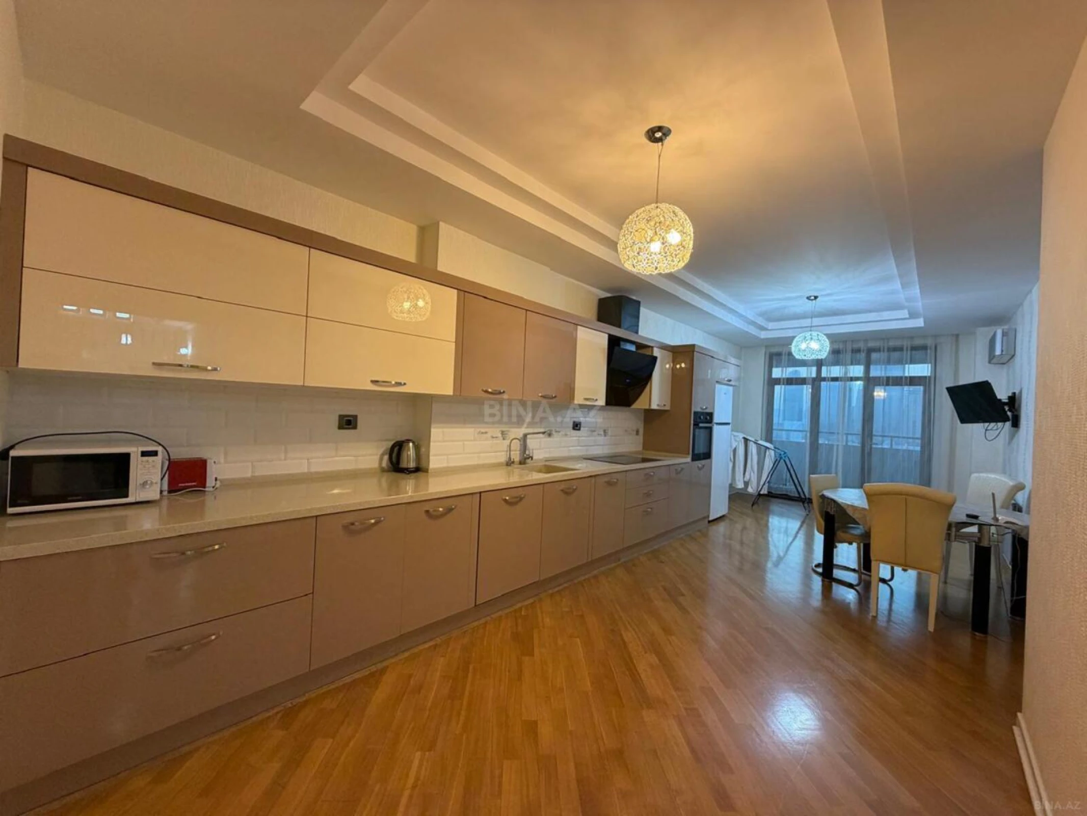 Kirayə verilir 5 otaqlı mənzil 200 m²