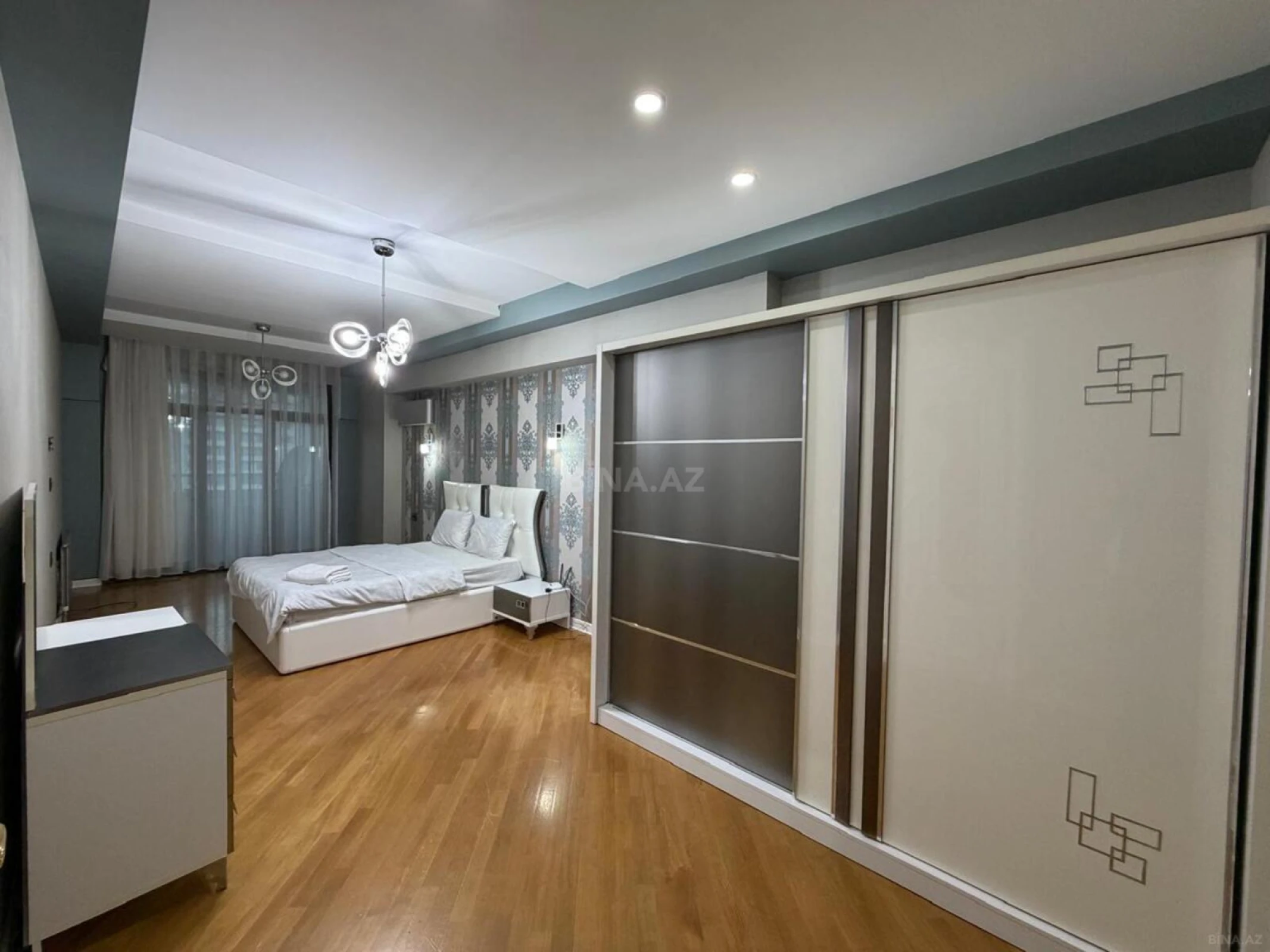 Kirayə verilir 5 otaqlı mənzil 200 m²