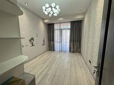 Satılır 3 otaqlı mənzil 100 m²
