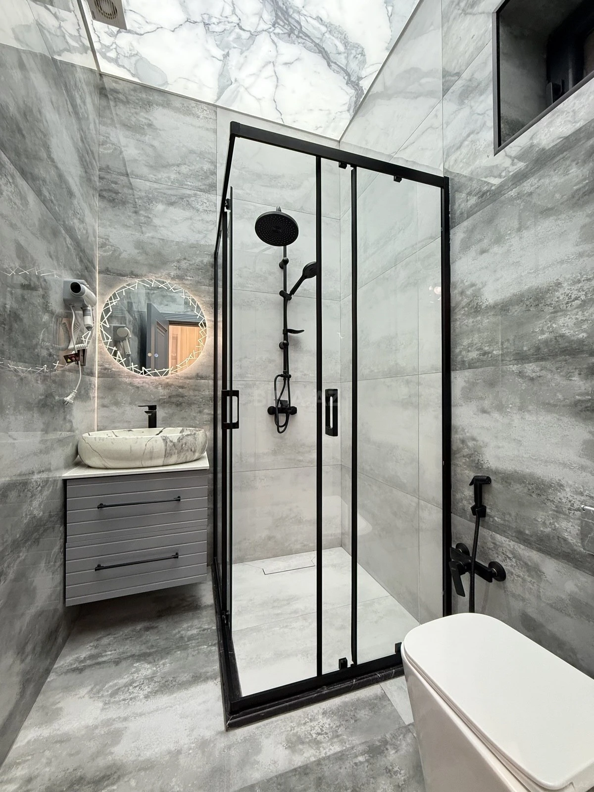 Satılır 4 otaqlı həyət evi 140 m²