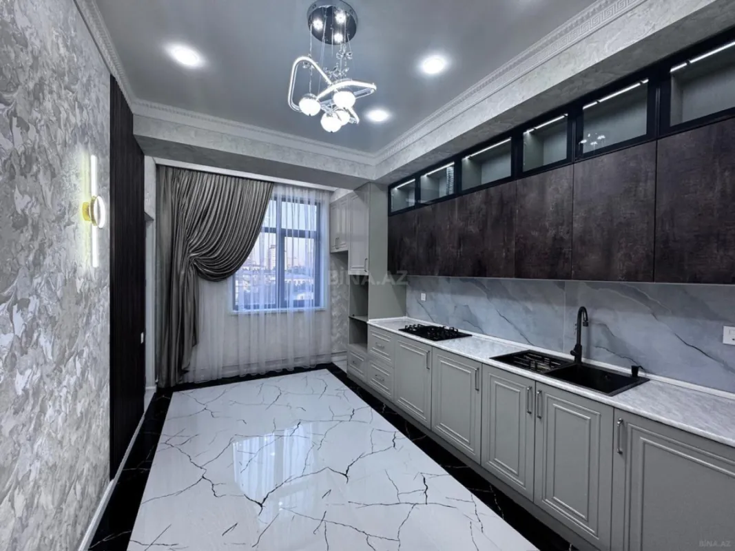 Satılır 2 otaqlı mənzil 77 m²