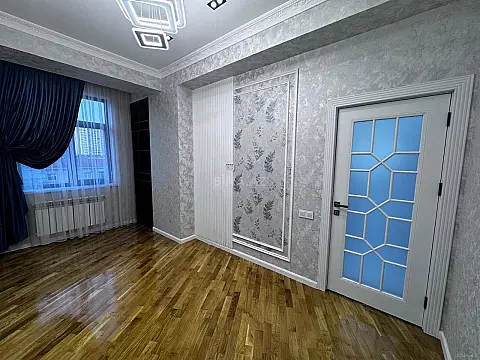 Satılır 2 otaqlı mənzil 77 m²