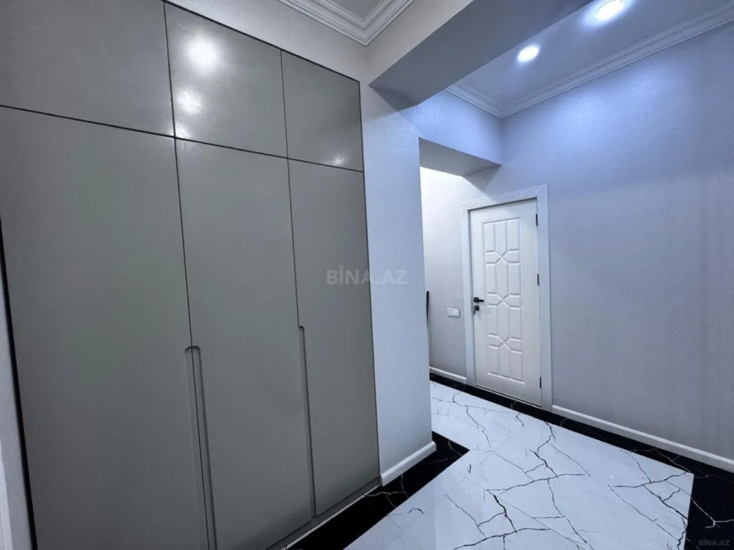 Satılır 2 otaqlı mənzil 77 m²