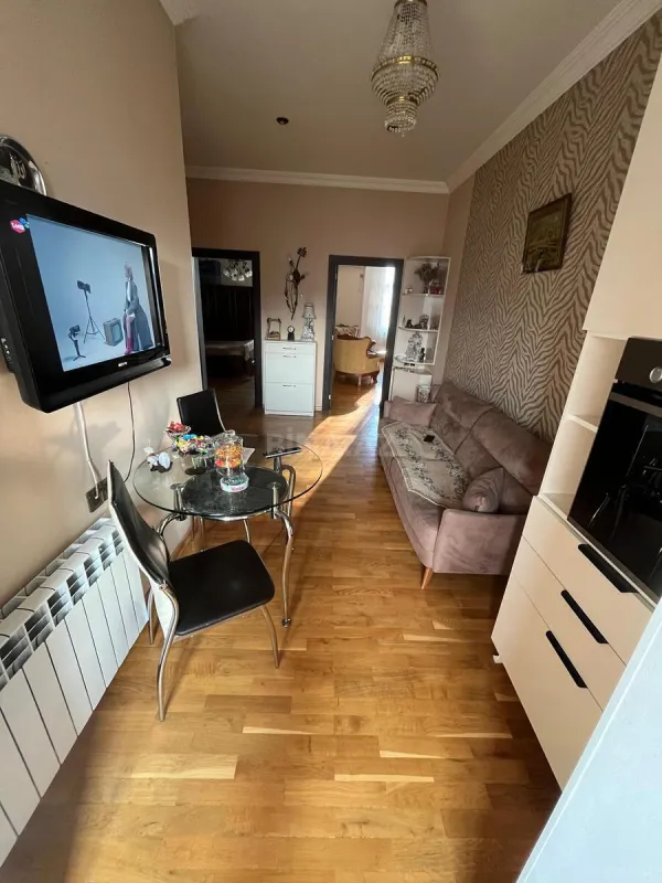 Satılır 2 otaqlı mənzil 65 m²