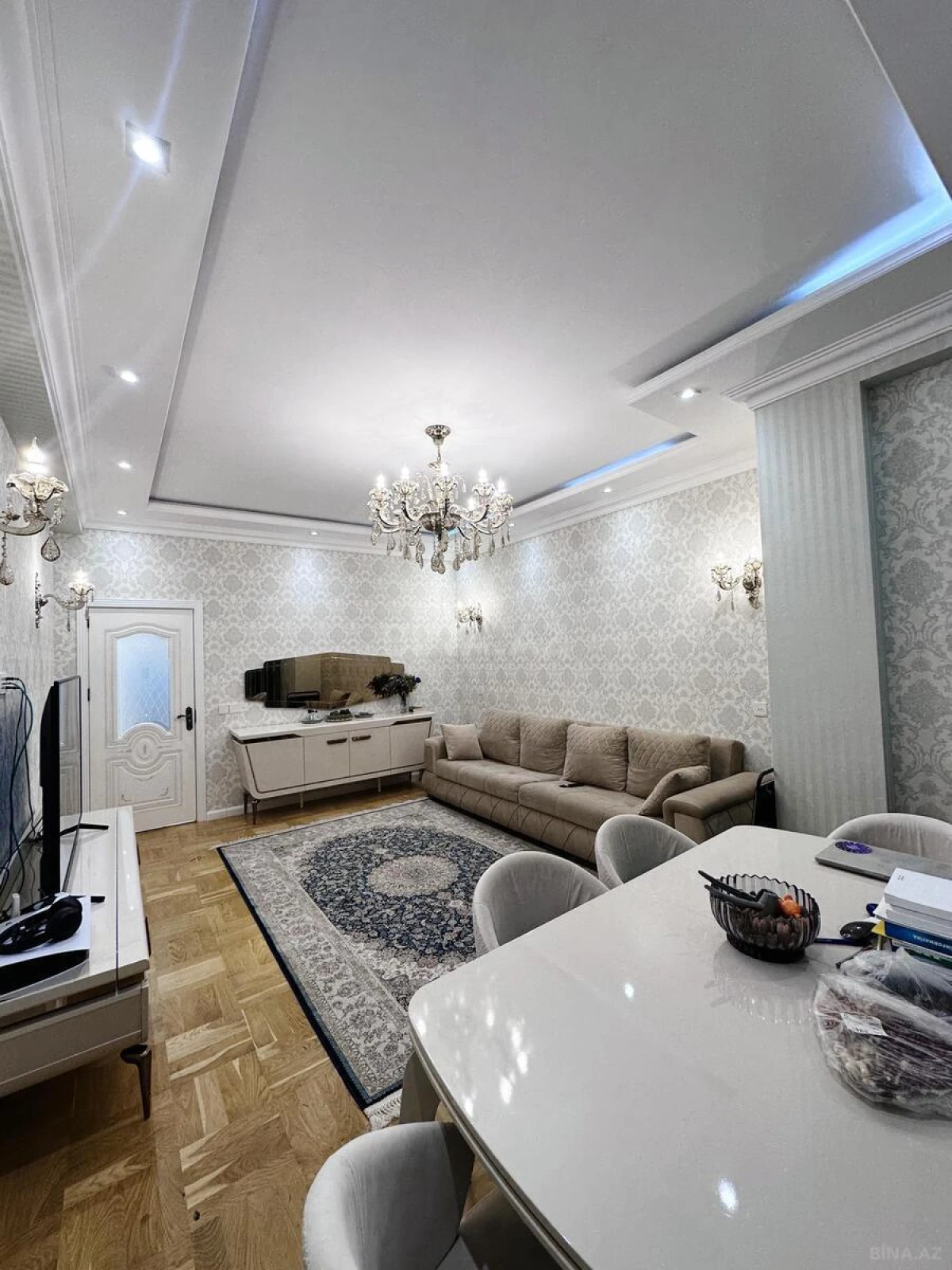 Satılır 2 otaqlı mənzil 88 m²