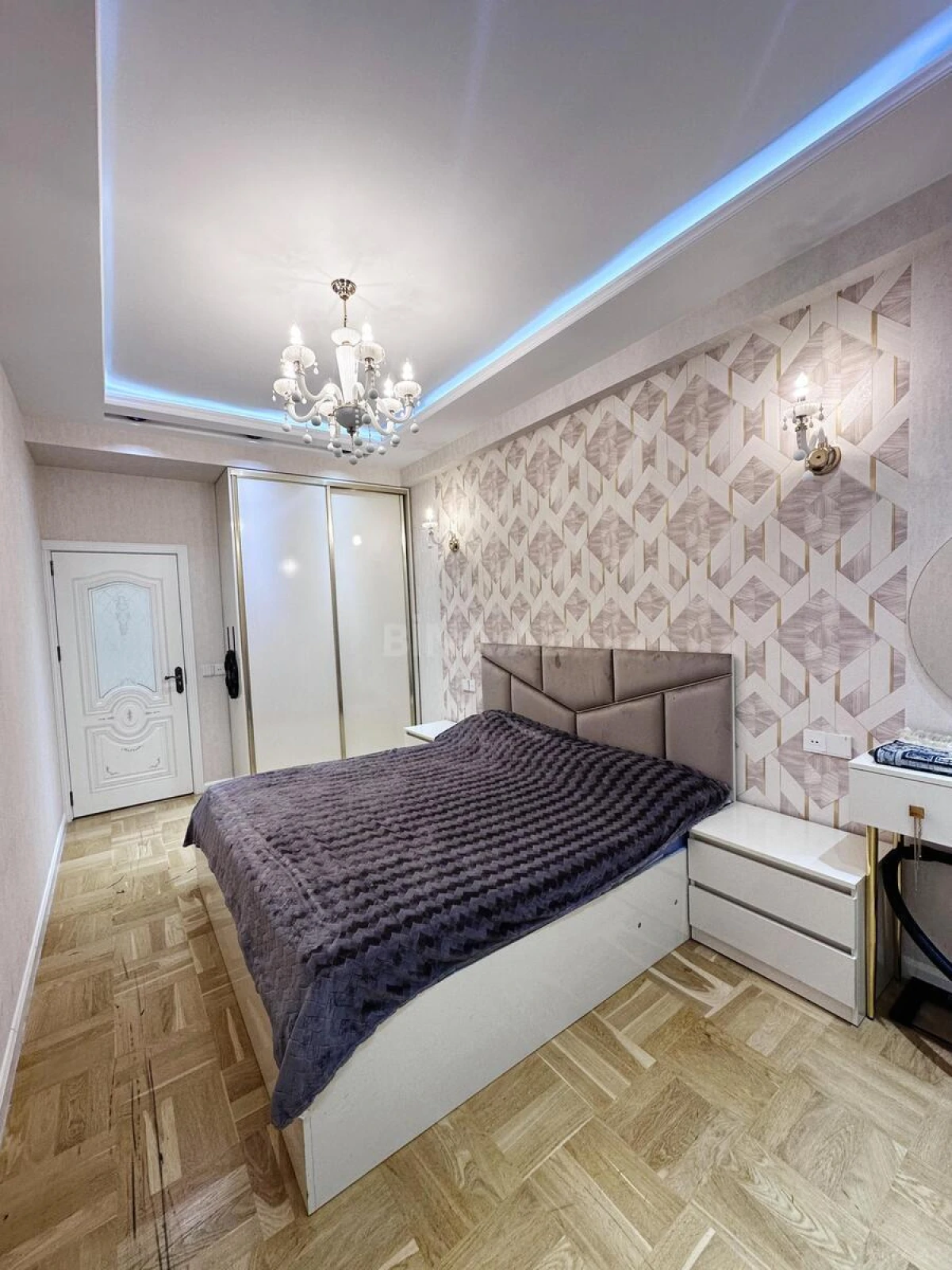 Satılır 2 otaqlı mənzil 88 m²