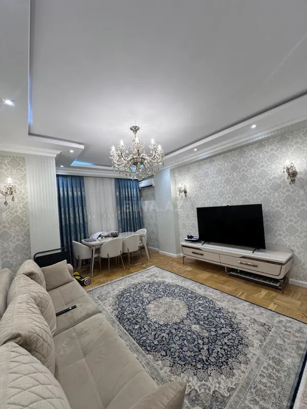 Satılır 2 otaqlı mənzil 88 m²