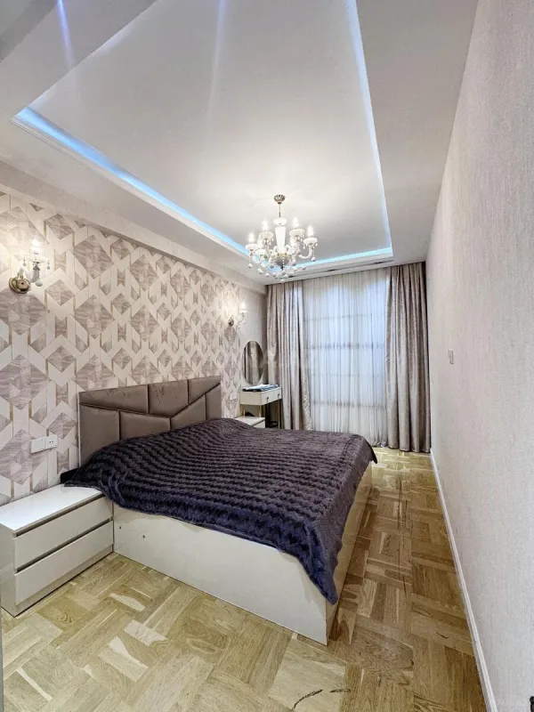 Satılır 2 otaqlı mənzil 88 m²