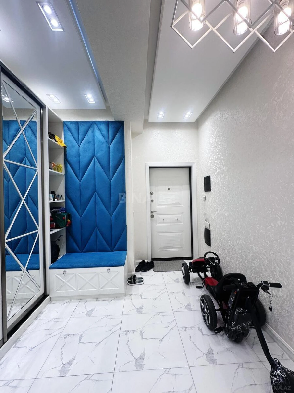 Satılır 2 otaqlı mənzil 88 m²