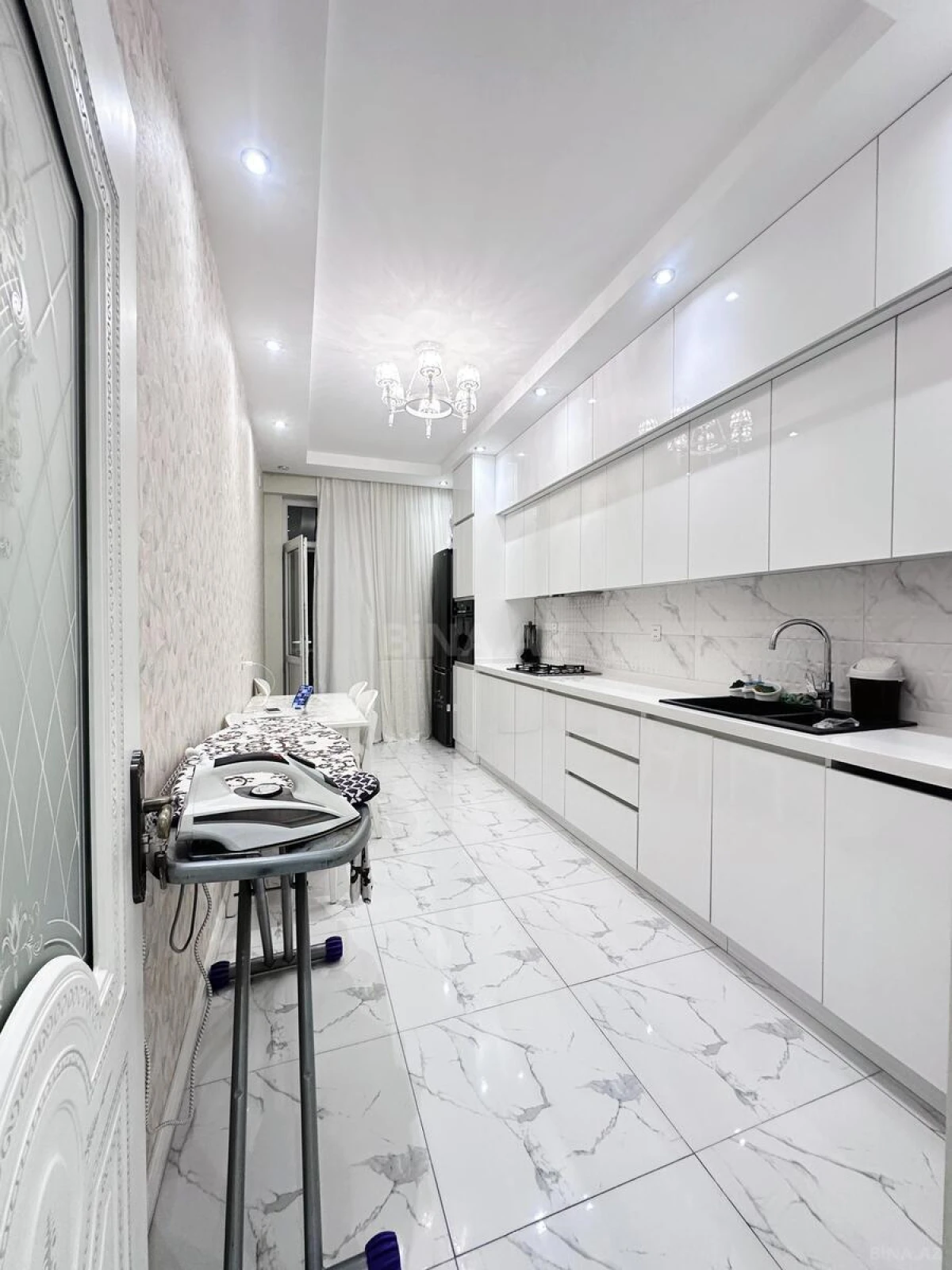 Satılır 2 otaqlı mənzil 88 m²