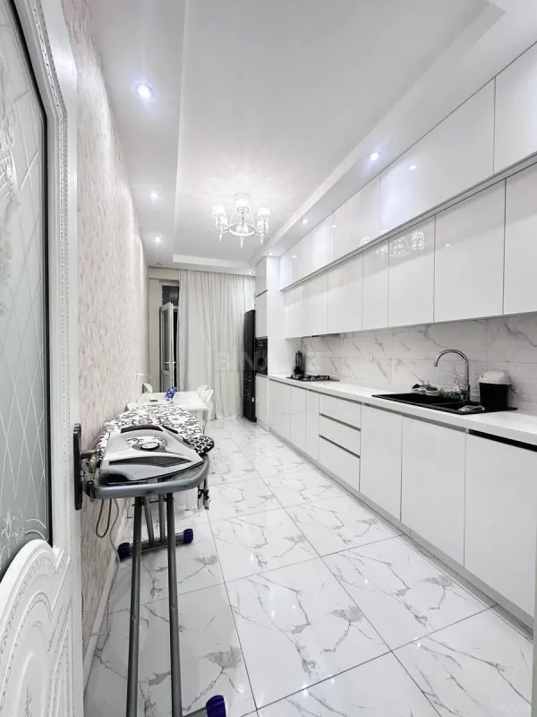 Satılır 2 otaqlı mənzil 88 m²
