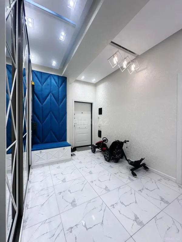 Satılır 2 otaqlı mənzil 88 m²