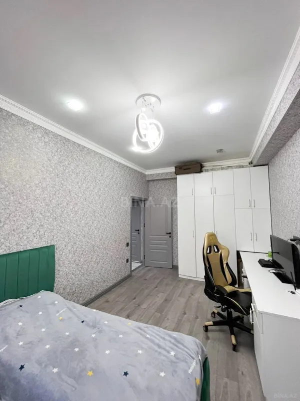 Satılır 3 otaqlı mənzil 135 m²