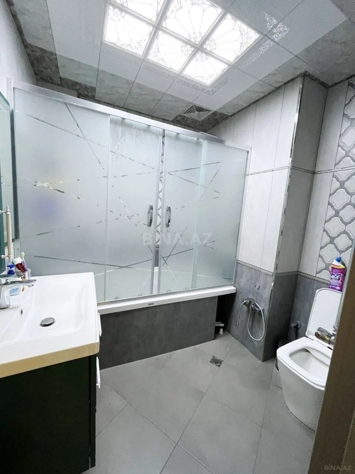 Satılır 3 otaqlı mənzil 135 m²