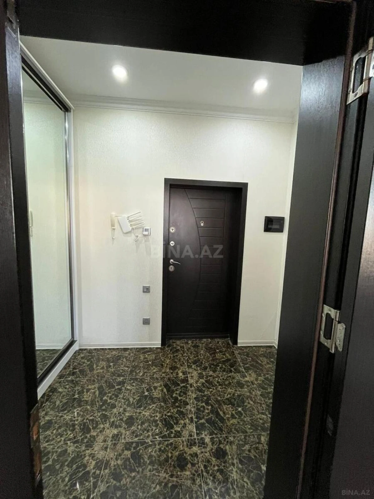 Satılır 3 otaqlı mənzil 82 m²