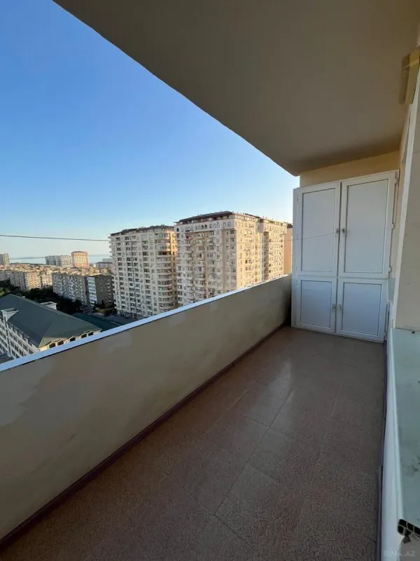 Satılır 3 otaqlı mənzil 82 m²