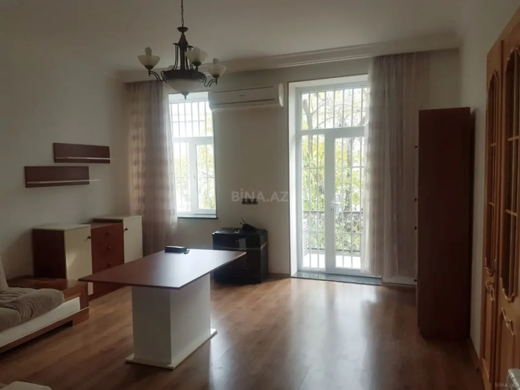 Kirayə verilir 2 otaqlı mənzil 63 m²