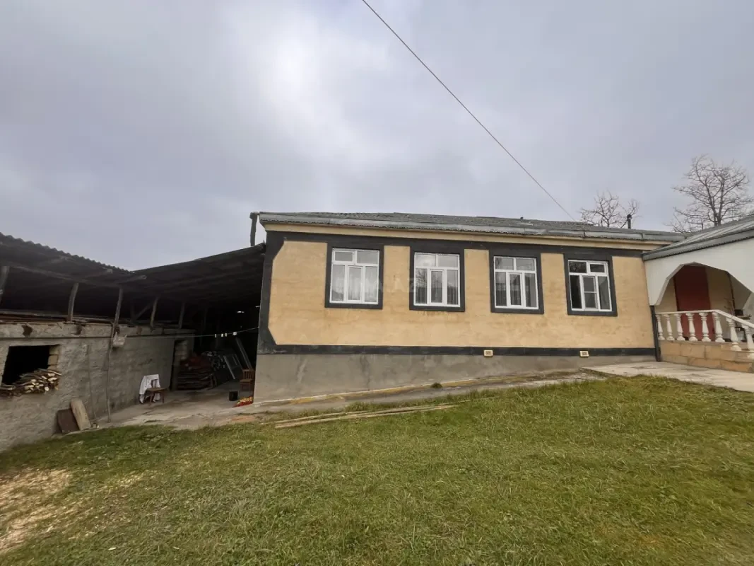 Satılır 4 otaqlı həyət evi 130 m²